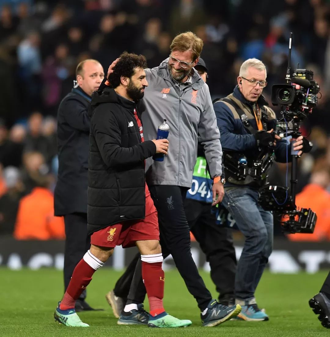 由于C罗被红牌禁赛，绝代双骄皆结束了自己本年度的...